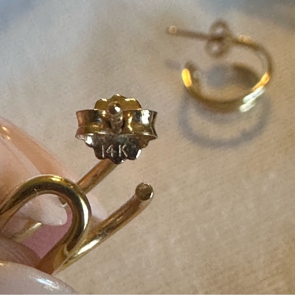 Mejuri 14k Gold Twin Hoops - Picture 7 of 9